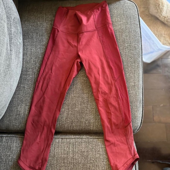 Lululemon red cropped leggings - Picture 4 of 6